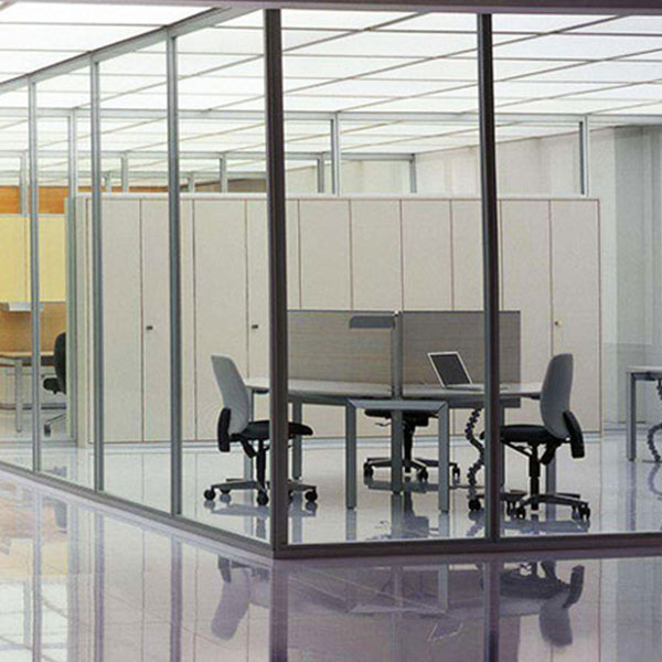 Bent steel laminated glass